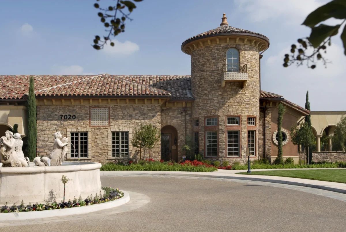 Eldorado-stone-Fieldledge_Veneto_Commercial_Hospitality_Facades_8-scaled