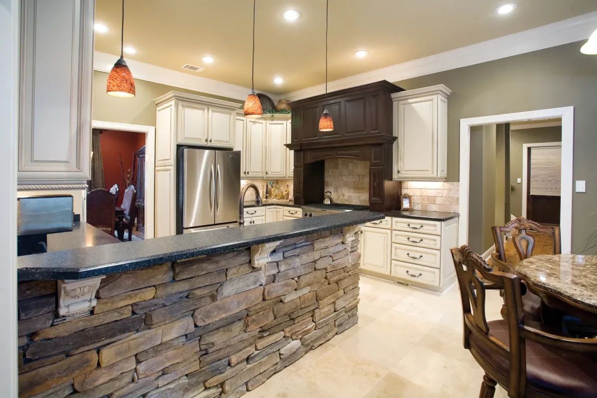 ES_Rustic-Ledge_Saratoga_int_kitchen