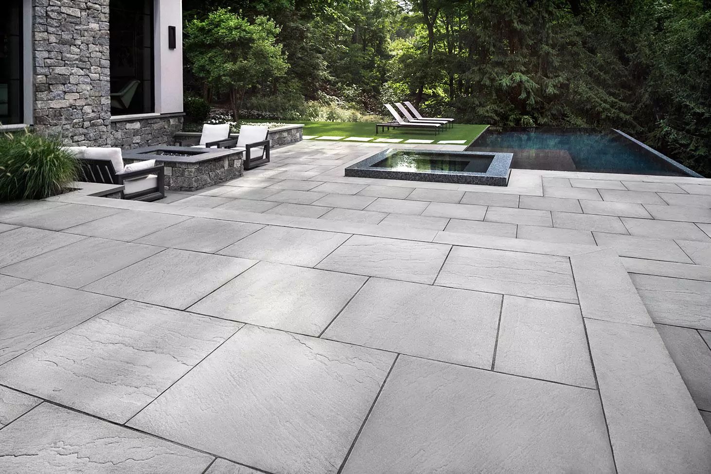 techo-bloc-patio-paver-slabs-aberdeen-dalle-de-patio-2021-us085-saddleriver-a7r1813-655fea00d8cea