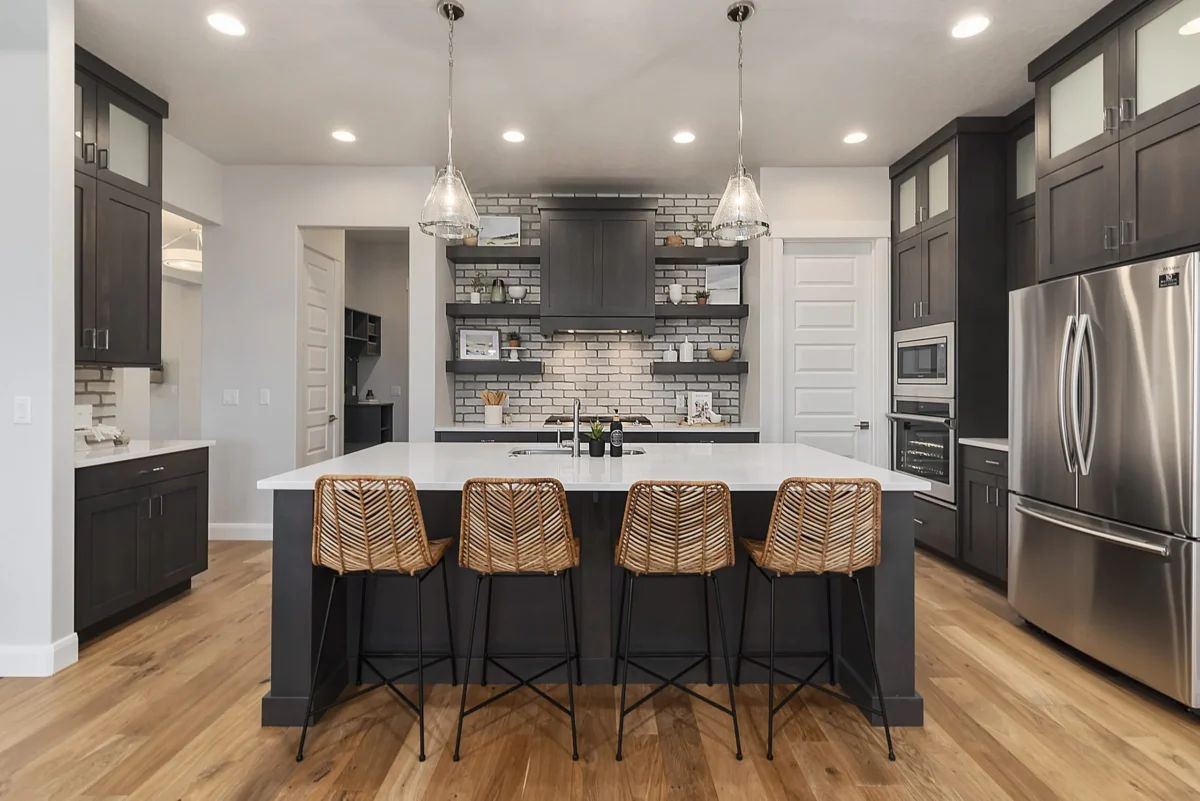 ES_Chalk-Dust-TundraBrick_Int_Kitchen_2-scaled