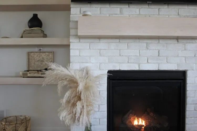 ES_Chalk-Dust_TundraBrick_Int_Fireplace-1-scaled-e1621611787546