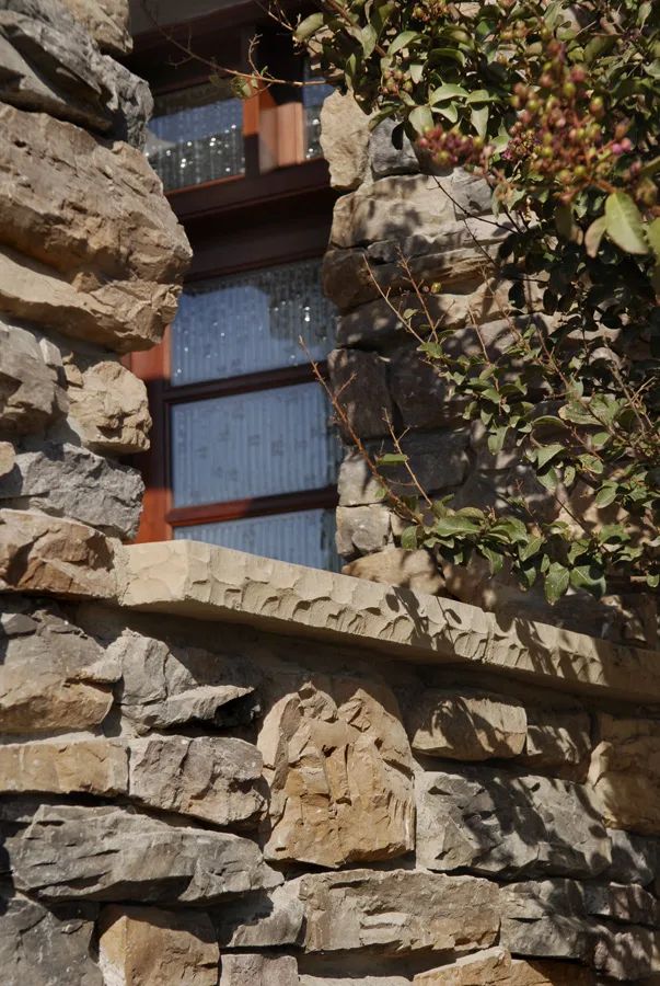 ES_Shadow-Rock_Somerset_ext_ledge-detail