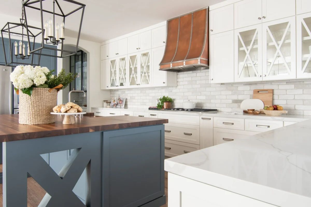 ES_Chalk-Dust_TundraBrick_Int_Kitchen_1-scaled