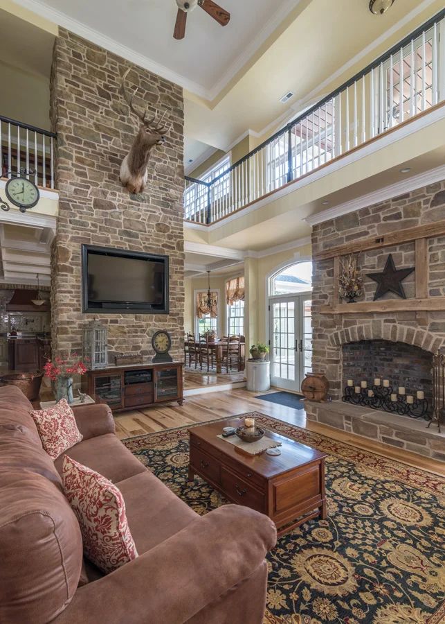 ES_Cypress-Ridge_Orchard_int_living-room_Joe-Barnes-Residence_tower2