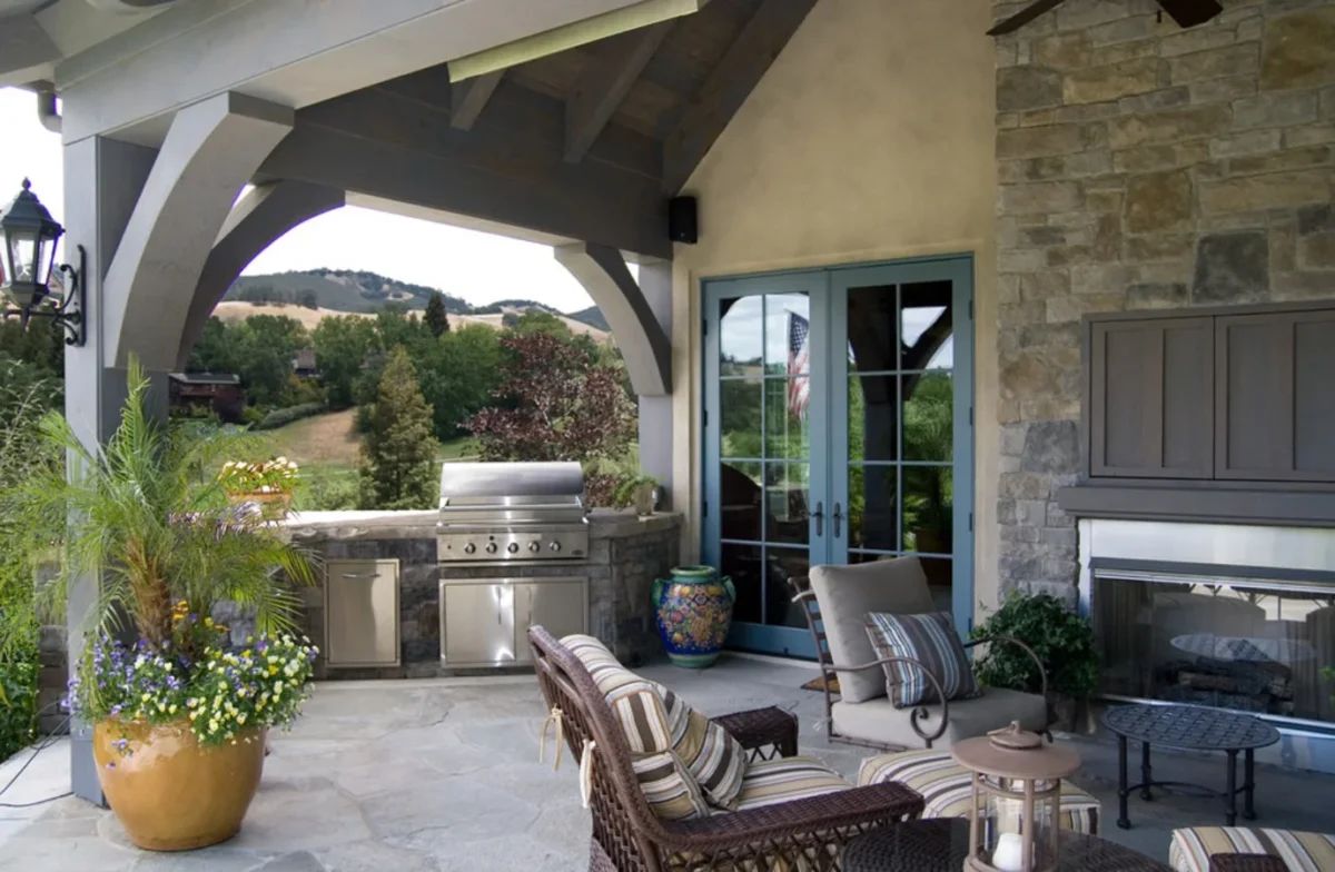 ES_Limestone_York_ext_patio-kitchen-Francis-Garcia-Architect