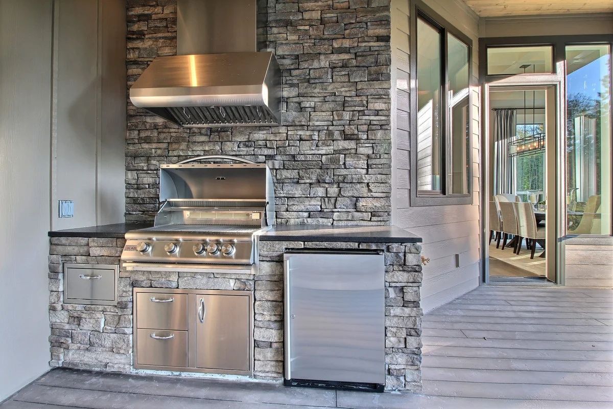 Exterior_Mountain-Ledge-Panel_Silverton_15