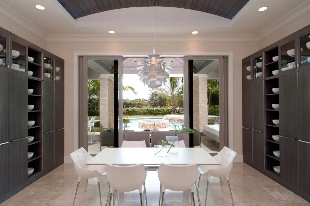 ES_Stacked-Stone_Dry-Creek_int_kitchen_patio