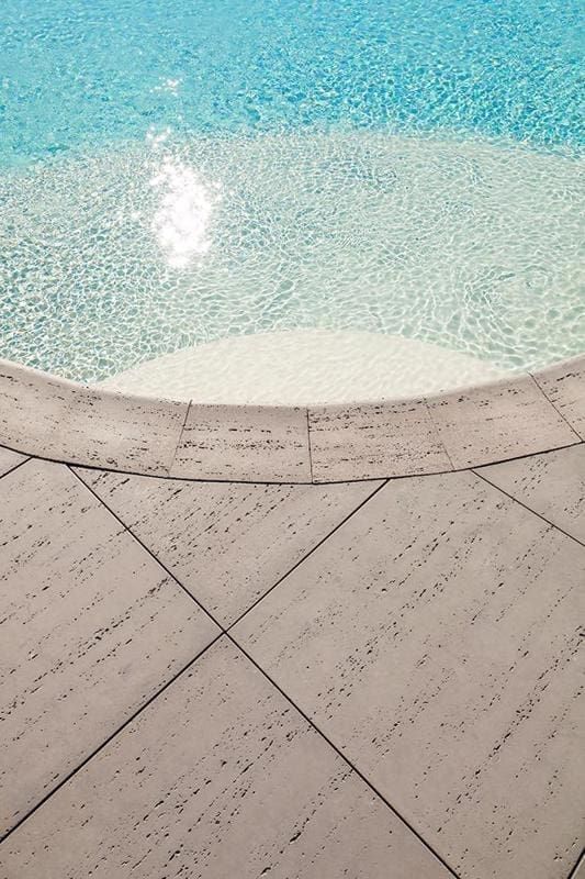 Techo-Bloc - Bali Travertina Raw Coping 2