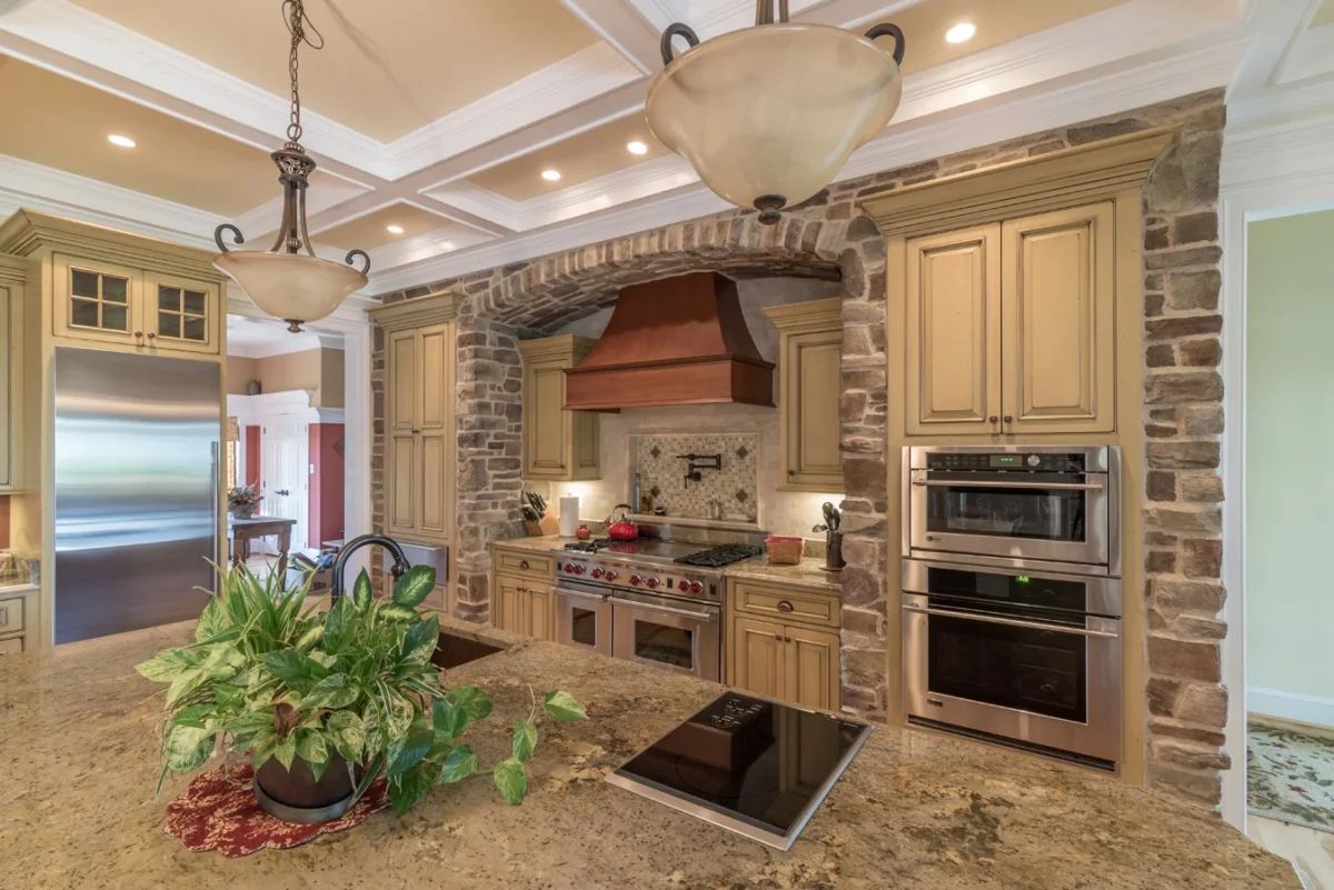 ES_Cypress-Ridge_Orchard_int_kitchen-2_Joe-Barnes-Residence