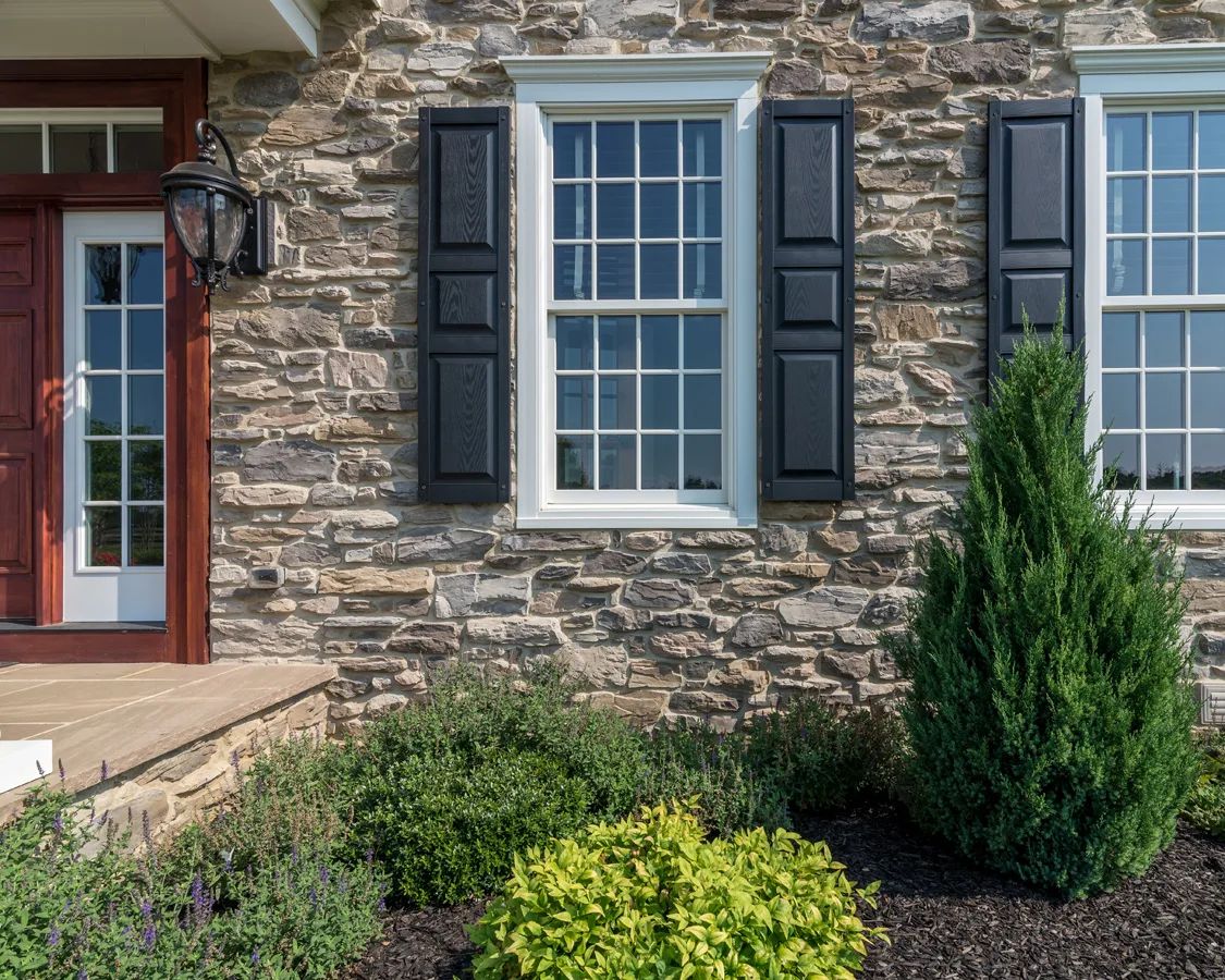 ES_Shadow-Rock_Crescent-Peak_ext_front-detail_Joe-Barnes-Residence