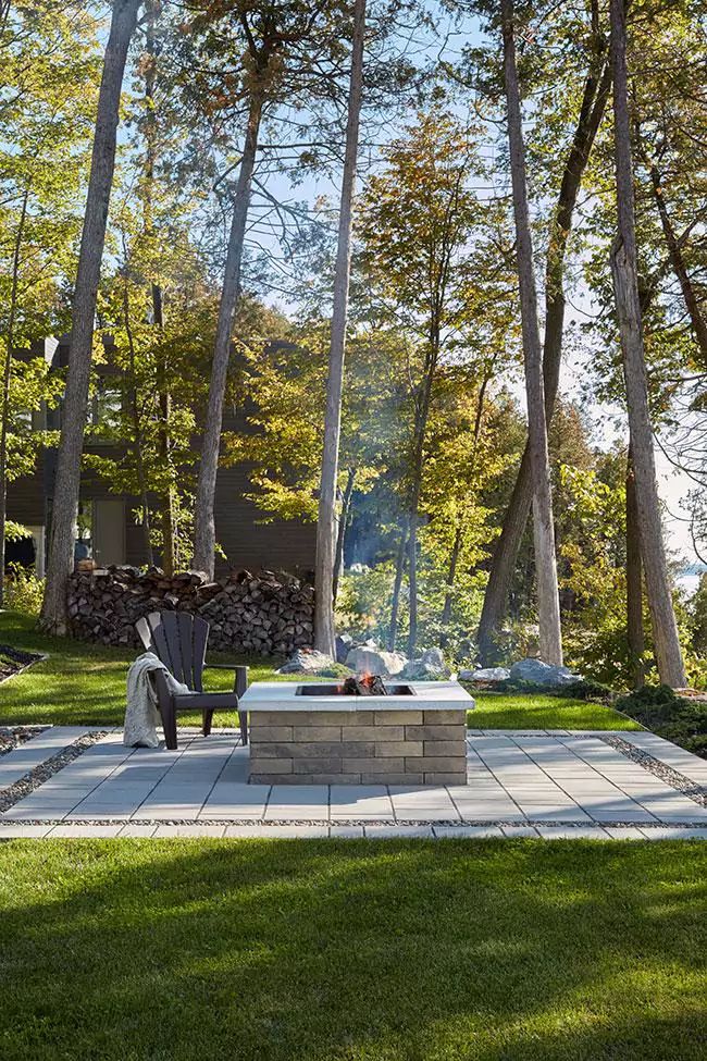 main-outdoor-firepit-brandon-fire-pit-foyer-exterieur-2020111-656ecf35e9c68