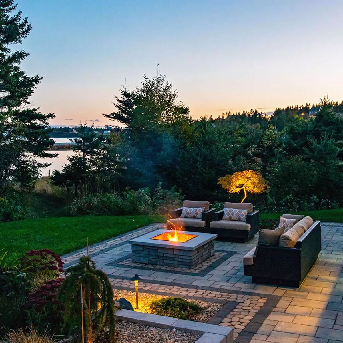 techo-bloc-outdoor-firepit-prescott-fire-pit-foyer-exterieur-33698787-656d32042cdec