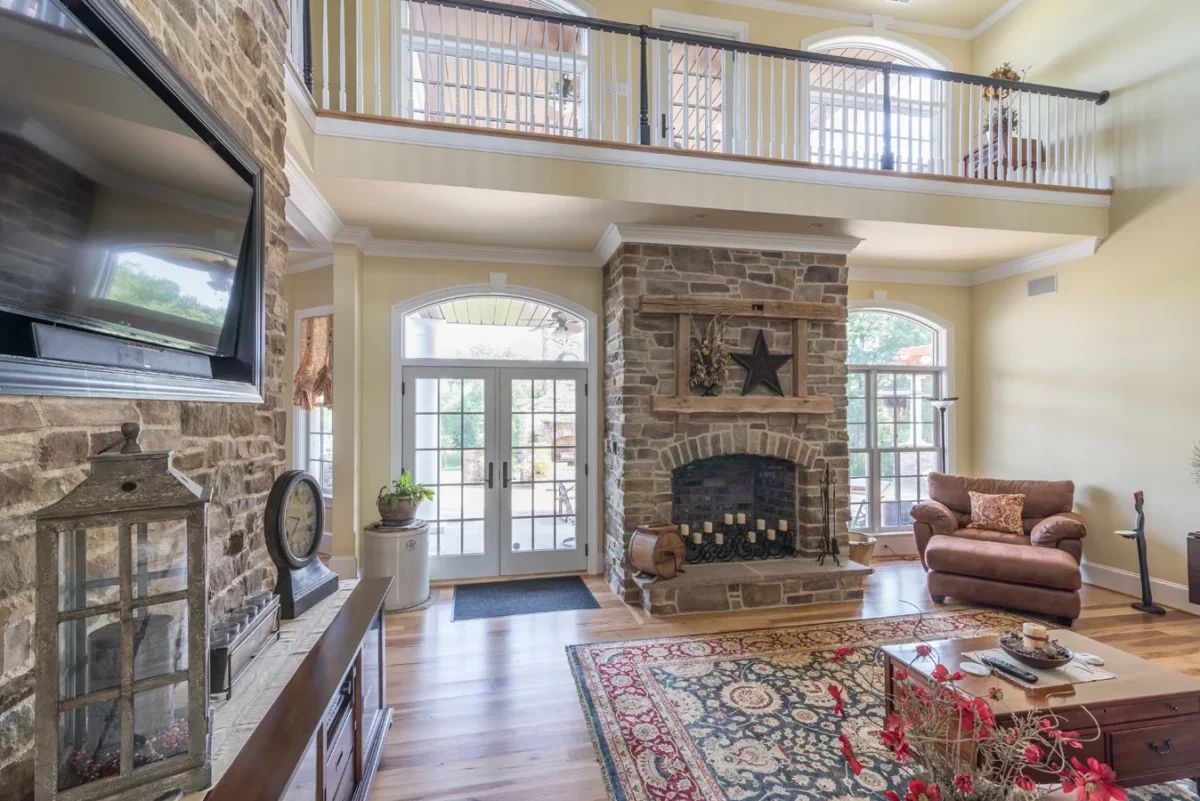 ES_Cypress-Ridge_Orchard_int_living-room_Joe-Barnes-Residence_fireplace-4