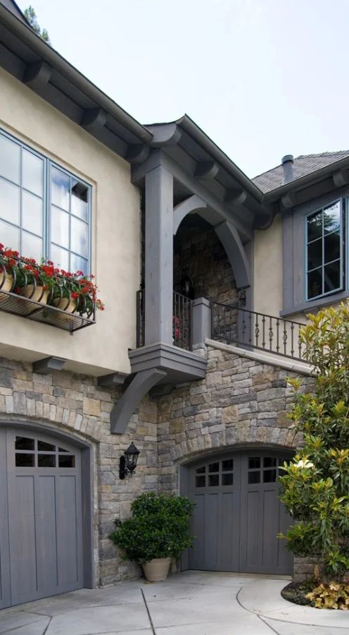 ES_Limestone_York_ext_driveway-Francis-Garcia-Architect