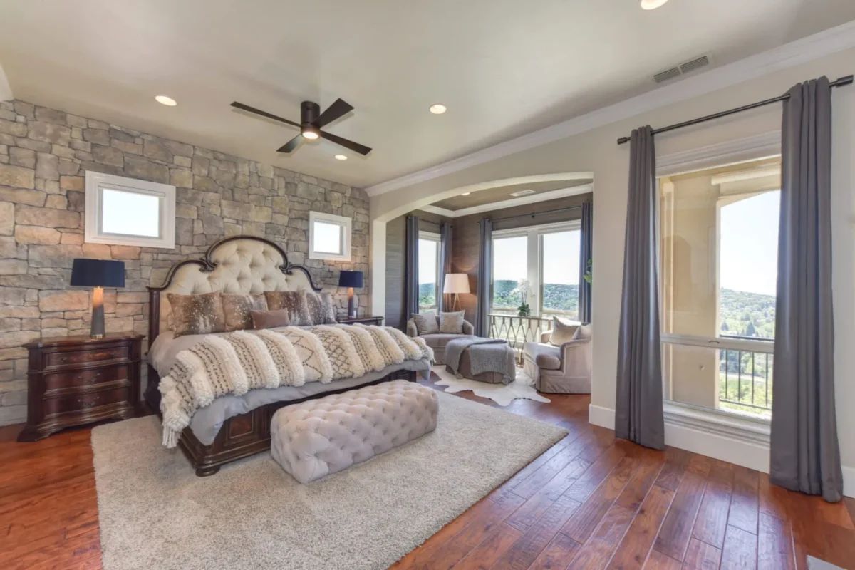 ES_Moonlight_RoughCut_Int_Bedroom_3-scaled-e1621525610578