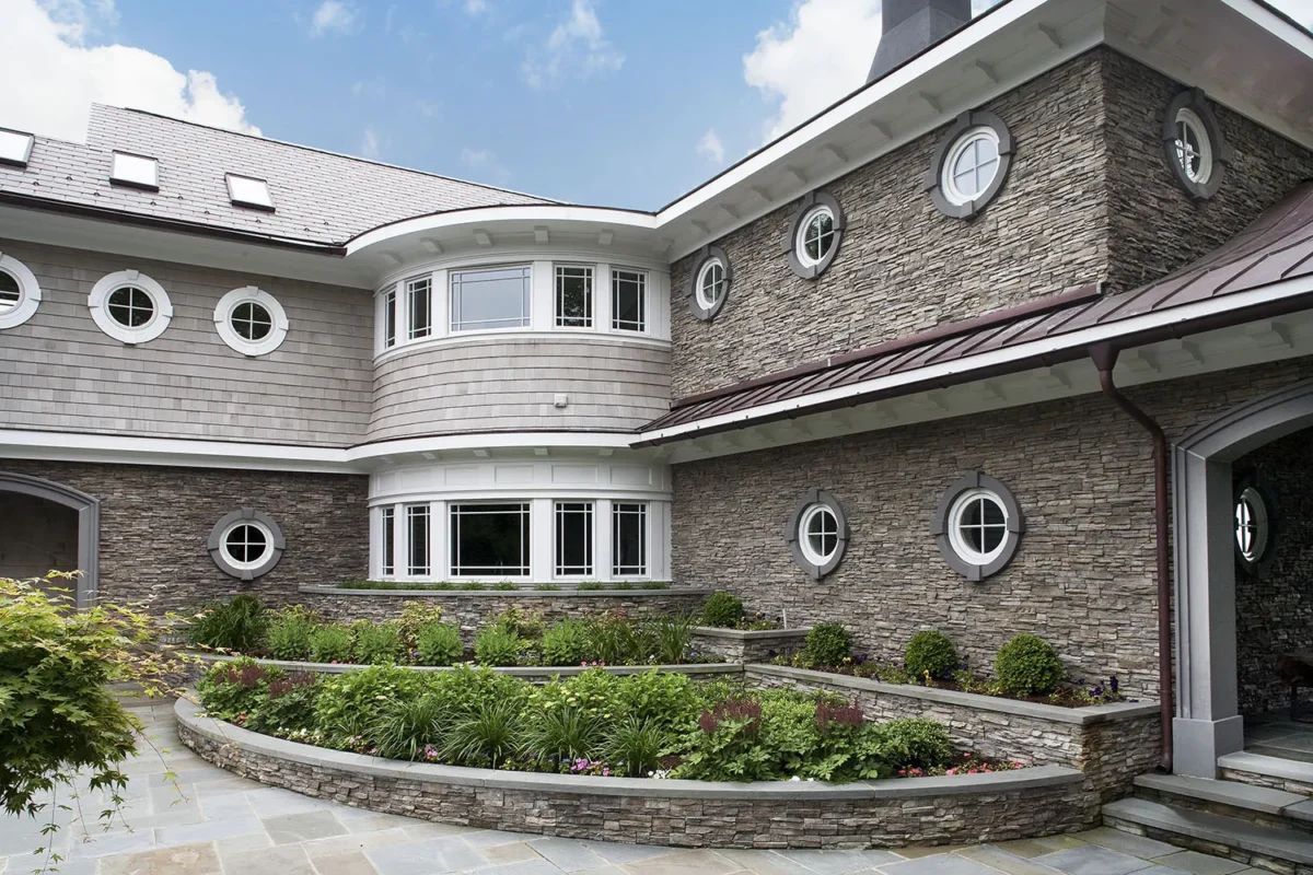 ES_Stacked-Stone_Nantucket_Ext_Carr-Residence_entrance