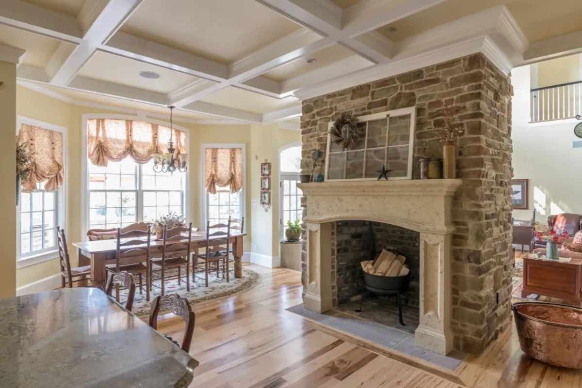 ES_Cypress-Ridge_Orchard_int_kitchen_Joe-Barnes-Residence_Annalisa-fireplace4