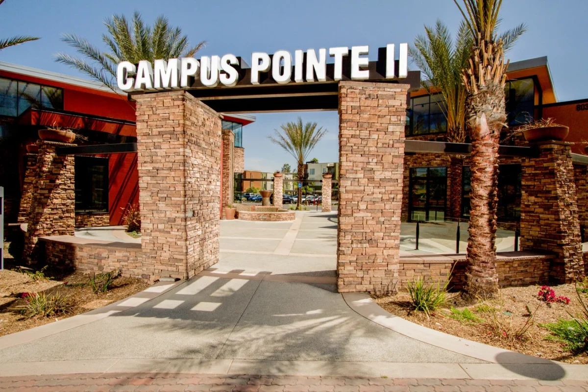ES_Mountain-Ledge-Panel_Russest_Ext_retail_Campus-Pointe_front
