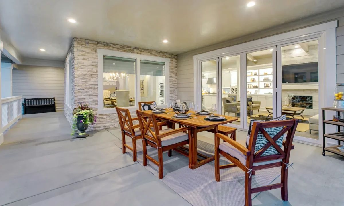 ES_Stacked-Stone_DayBreak_Exterior_Patio_08