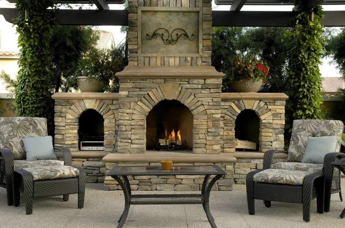 ES_Rustic-Ledge_Sequoia_Ext_Outdoor-Fireplace_03