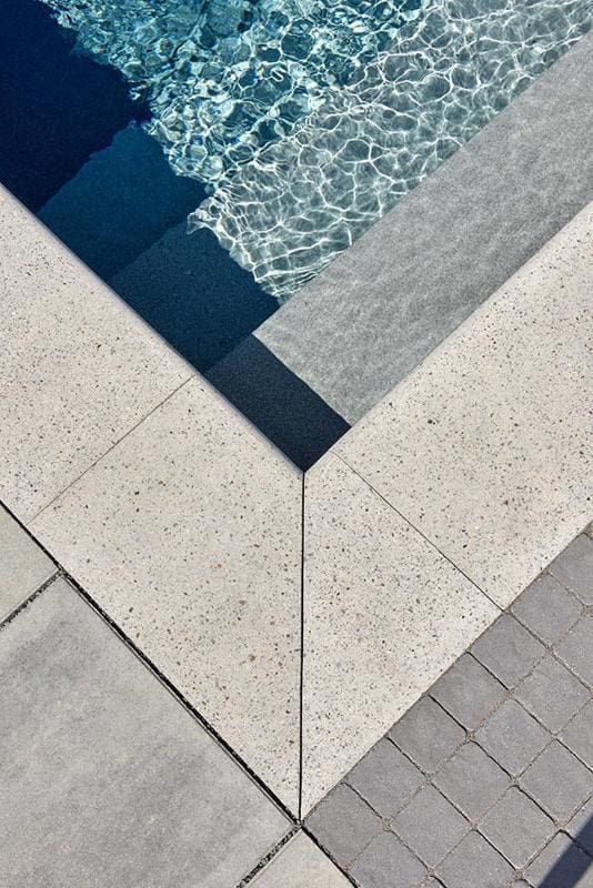 Techo-Bloc - Bullnose Grande Coping 16