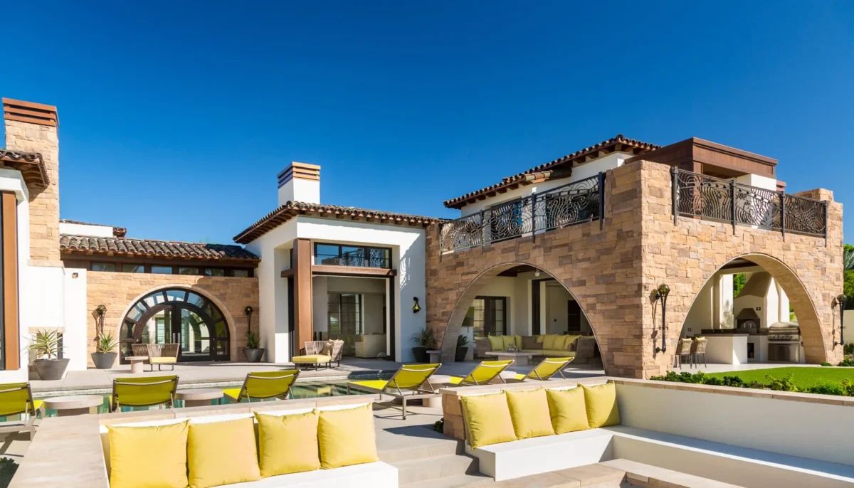 ES_Cut-Coarse-Stone_Custom-Color_ext_back-patio_Bercaw