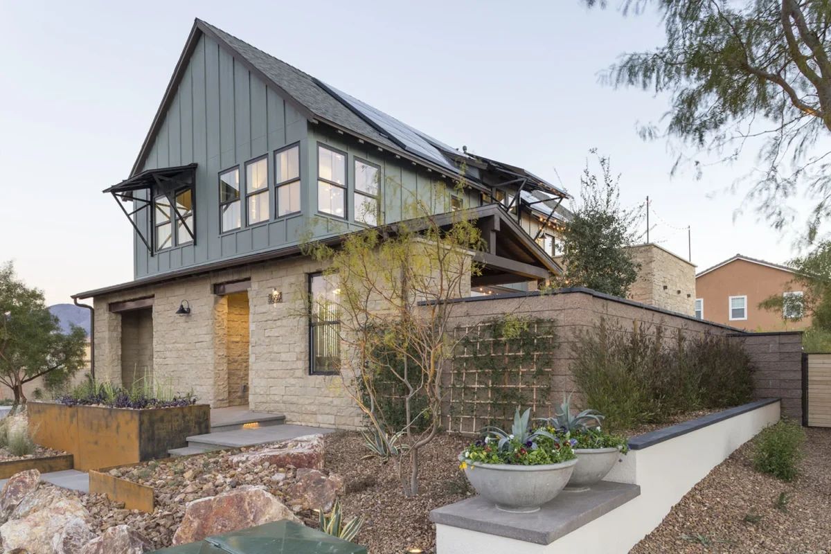 ES_Cut-Coarse-Stone_Oyster_Exterior_Facades_IBS-2016-Responsive-Home_front-angle