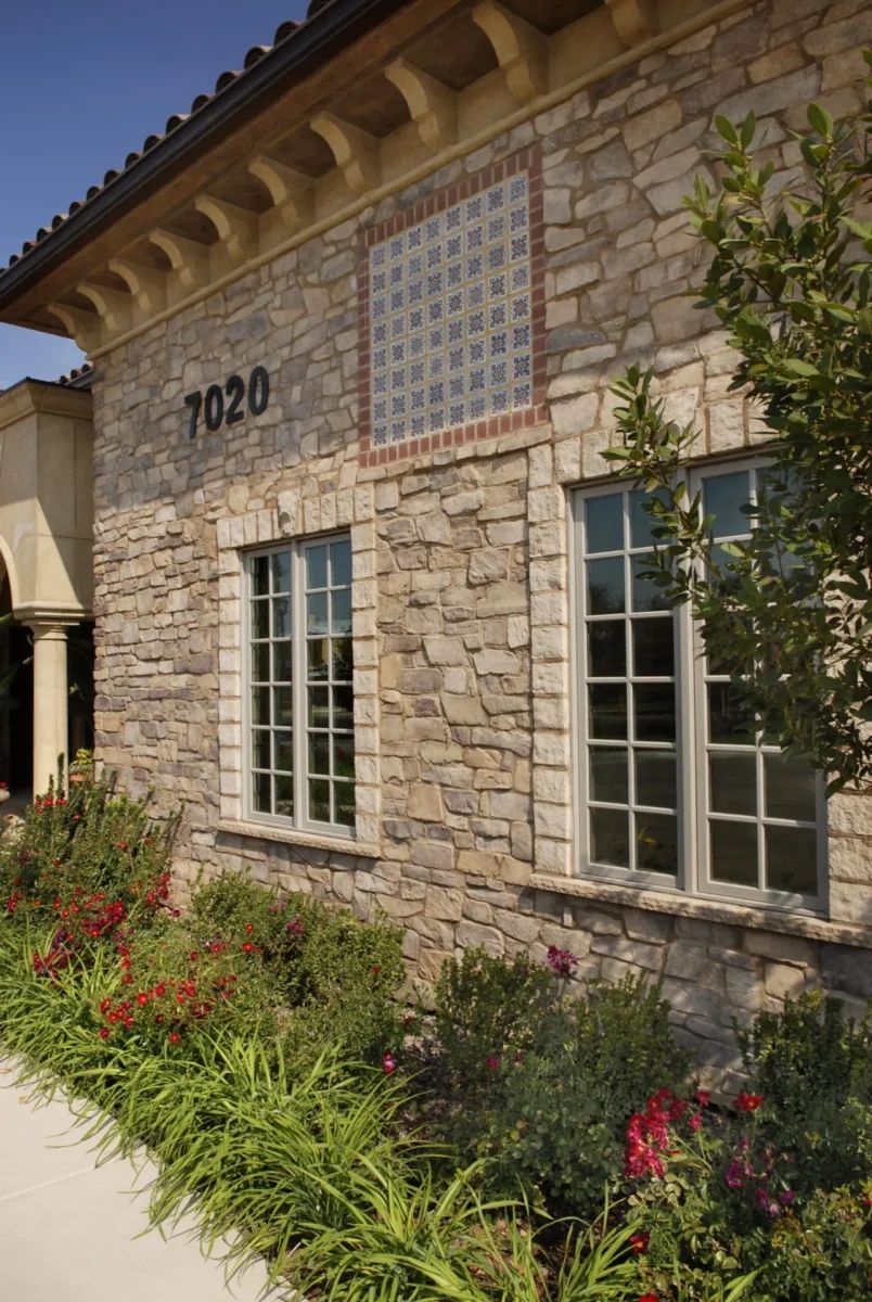 Eldorado-stone-Fieldledge_Veneto_Commercial_Hospitality_Facades_5-scaled