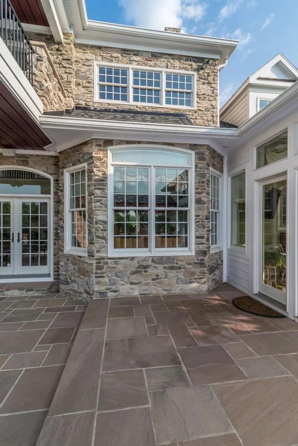 ES_Shadow-Rock_Crescent-Peak_ext_back-detail_Joe-Barnes-Residence