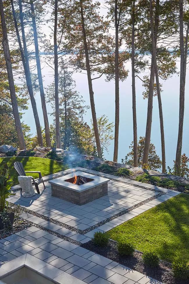 techo-bloc-outdoor-firepit-brandon-fire-pit-foyer-exterieur-116-656ecf3da31e2