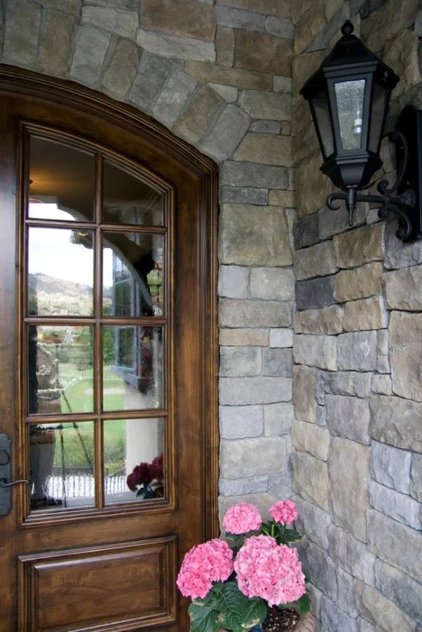 ES_Limestone_York_ext_door-detail-Francis-Garcia-Architect