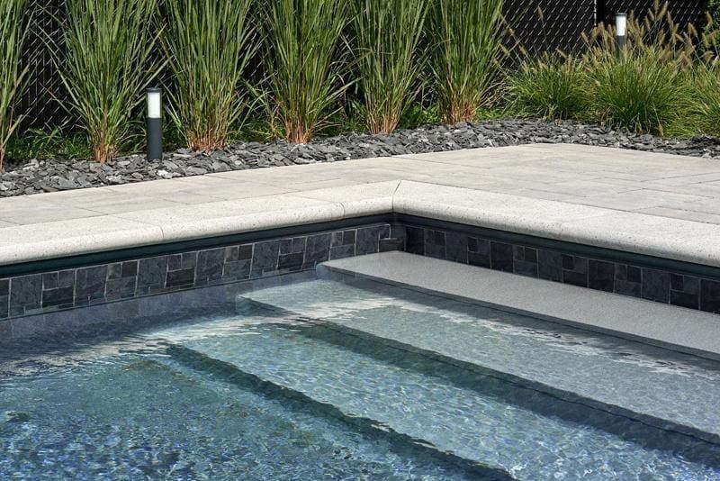 Techo-Bloc - Bullnose Grande Coping 1
