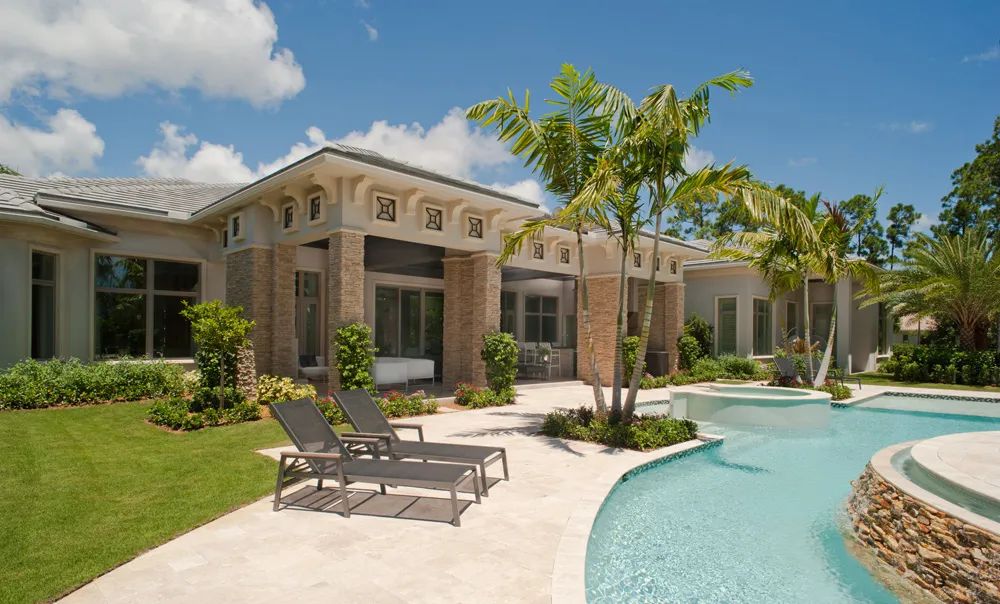 ES_Stacked-Stone_Dry-Creek_CoastalReef_Pearl-White_DP_Thomson_pool_patio