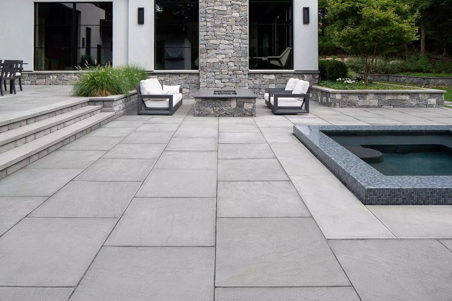 techo-bloc-patio-paver-slabs-aberdeen-dalle-de-patio-2021-us085-saddleriver-a7r1722-655fea00c841e