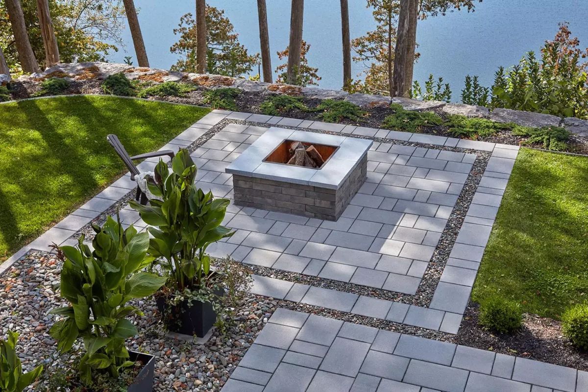 techo-bloc-outdoor-firepit-brandon-fire-pit-foyer-exterieur-115-656ecf3cb0ab2