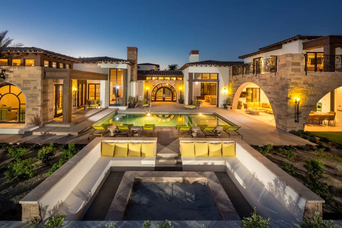 ES_Cut-Coarse-Stone_Custom-Color_ext_pool-wide-dusk-2_Bercaw