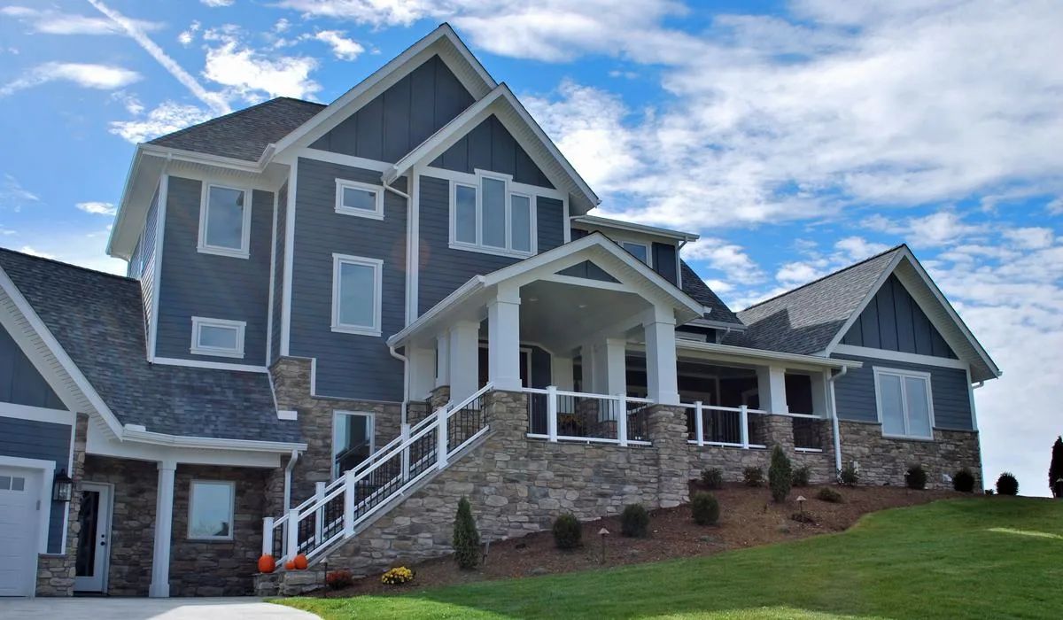 ES_Crescent-Peak_Shadow-Rock_Contemporary-Farmhouse_Ext_06